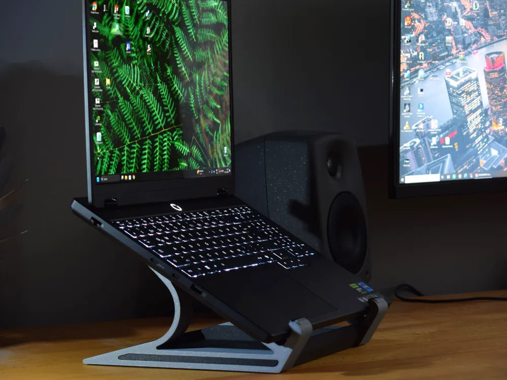 Suporte para Notebook Elegante e Acolchoado - Armazenamento da Fonte