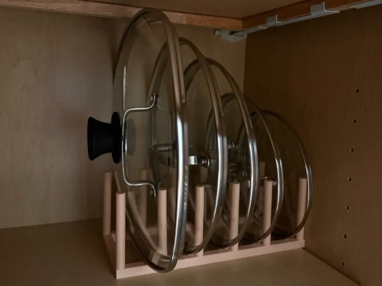 Suporte para Tampas de Panelas e Caçarolas